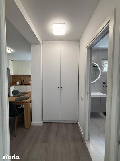 Apartament cu 3 camere decomandat în Cornișa
