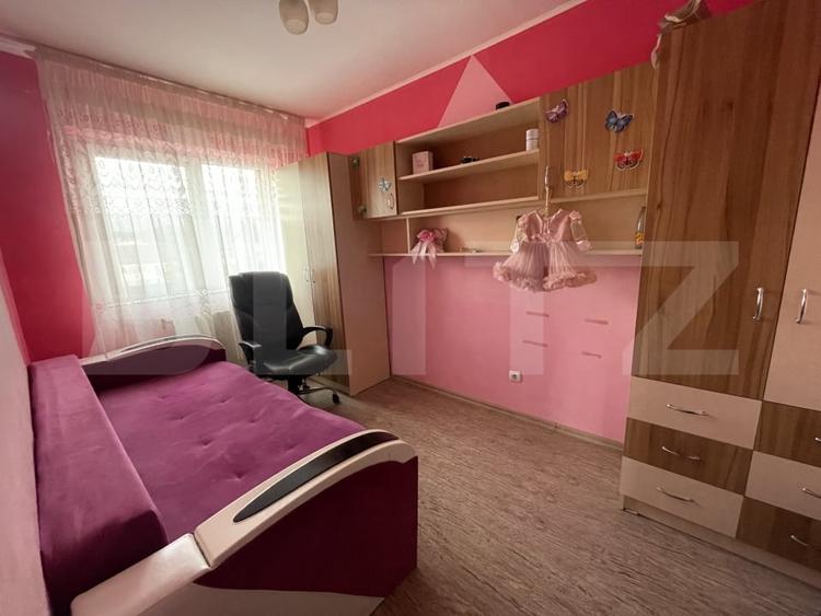 Apartament cu 3 camere decomandat, mobilat în Central
