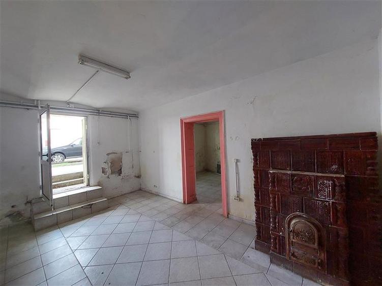 Casa cu spatiu comercial, zona Intim - 14