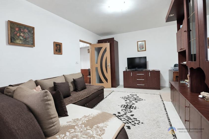 Apartament cu 2 camere semidecomandat în Precista