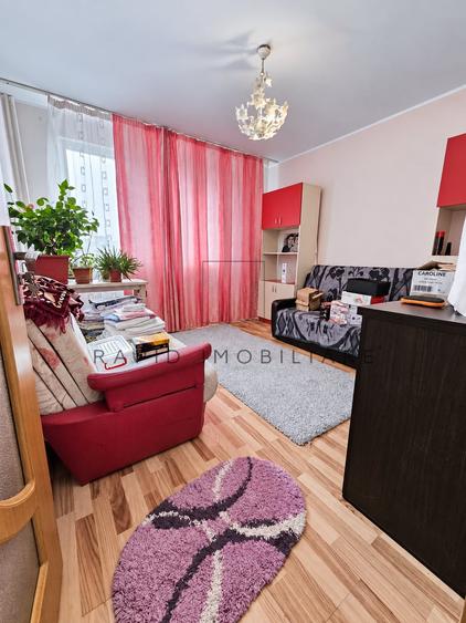 Apartament cu 3 camere în Micro 20