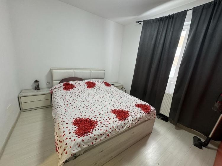 Apartament cu 2 camere decomandat în Metalurgiei