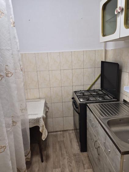 Garsonieră decomandată în Micro 14