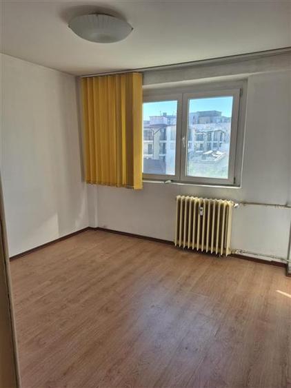 Apartament cu 2 camere decomandat în 1 Mai