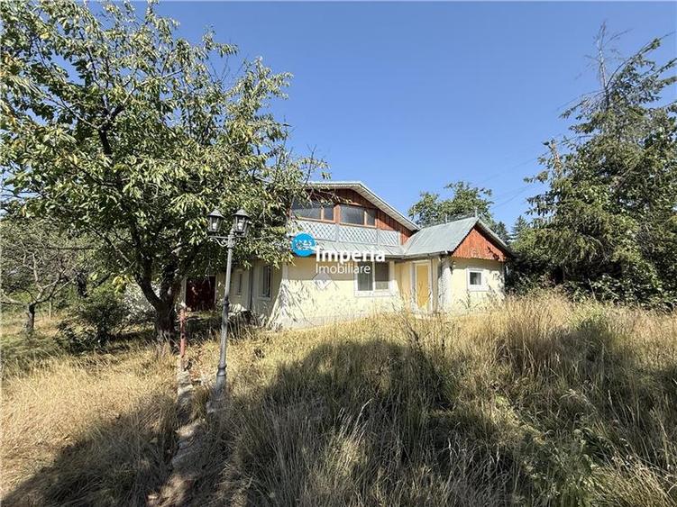 Casă individuală cu 3 camere cu Teren 4200 Mp în Mălăești