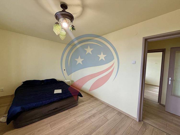 Apartament cu 4 camere semidecomandat în Ultracentral