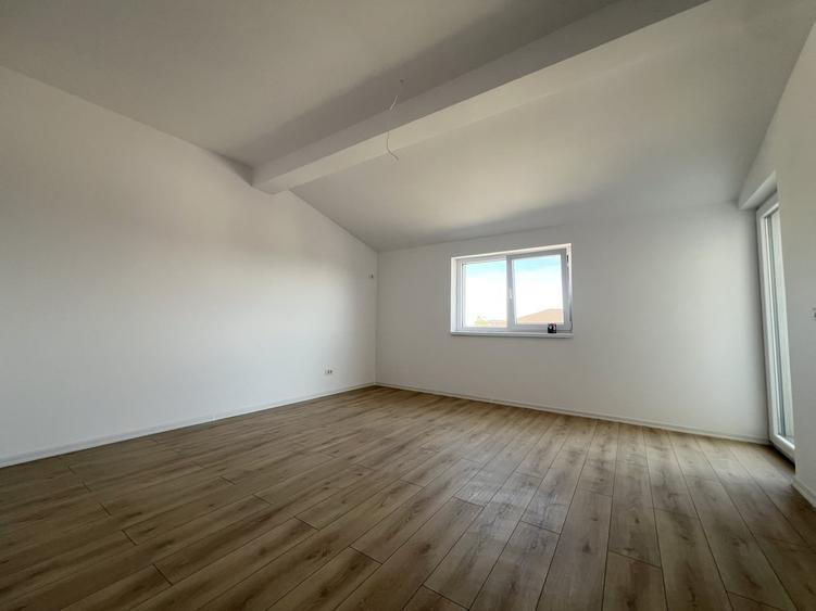 Apartament cu 2 camere decomandat în Giroc