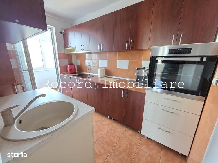 Apartament cu 4 camere decomandat în Grigorescu