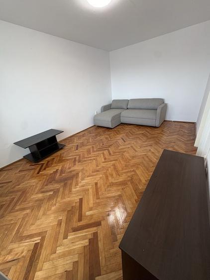 Apartament cu 2 camere decomandat în Dâmbu Pietros