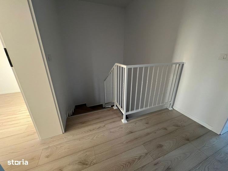 Casă cu 3 camere cu Canalizare în Sânandrei