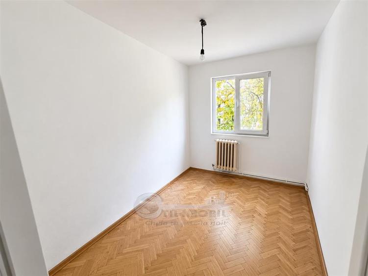 Apartament cu 3 camere nedecomandat în Alexandru cel Bun