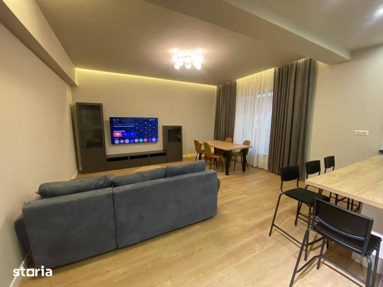 Casă cu 5 camere cu Teren 200 Mp în Andronache