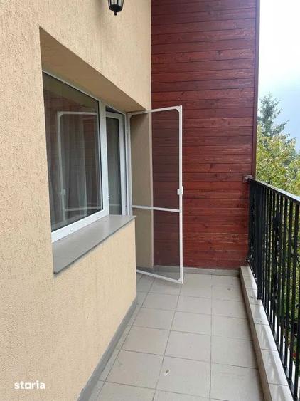Apartament cu 5 camere decomandat în 22 Decembrie 1989