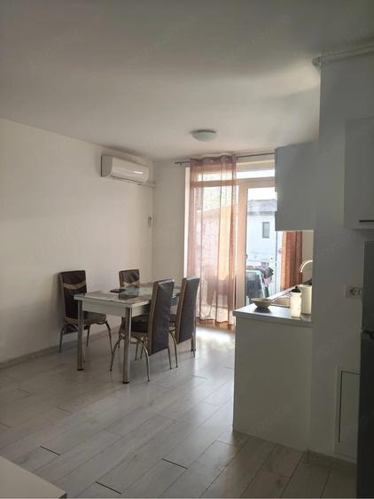 Apartament cu 3 camere decomandat în Dumbrăvița