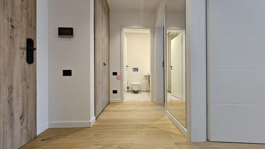 Apartament cu 3 camere decomandat, mobilat în Brașovul Vechi
