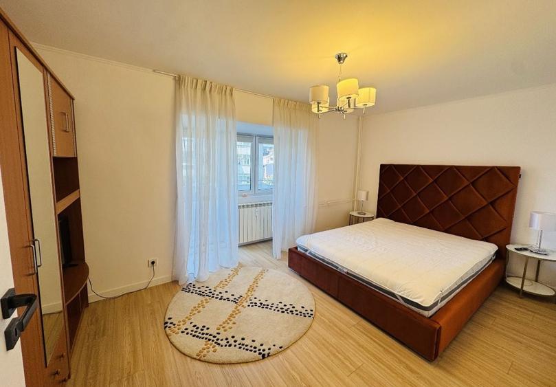 Apartament cu 3 camere în P-ța Muncii