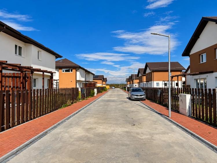 Casă individuală cu 4 camere cu Teren 250 Mp în Chitila