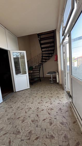 Spațiu comercial, de 100 mp, în Central