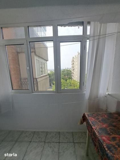 Apartament cu 3 camere decomandat în Independenței