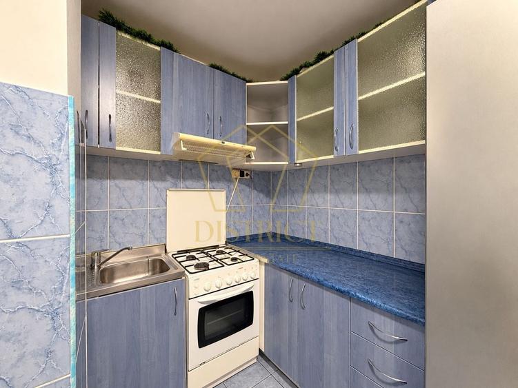 Apartament cu 3 camere semidecomandat în Șagului