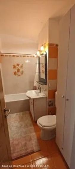 Apartament cu 4 camere decomandat în Nicolina