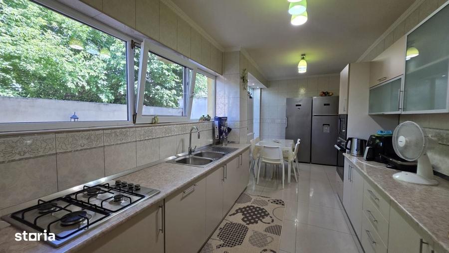 Casă cu 4 camere în Colentina