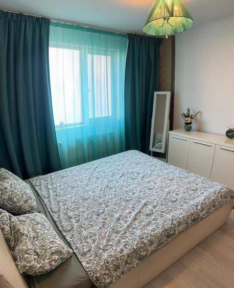 Apartament cu 4 camere semidecomandat în Berceni