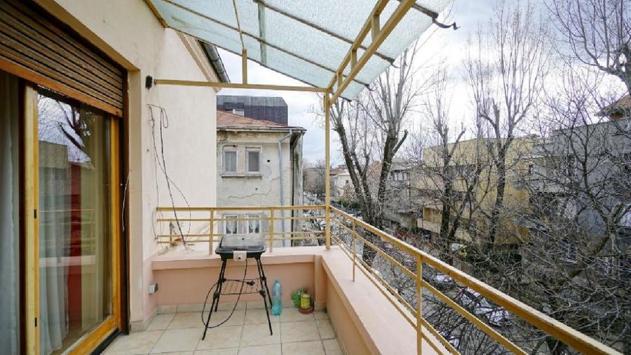 Apartament cu 4 camere decomandat în Dorobanți