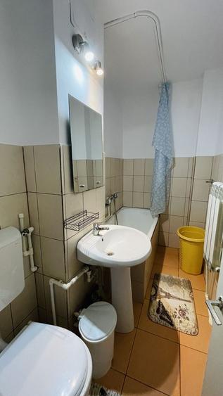 Garsonieră decomandată în
