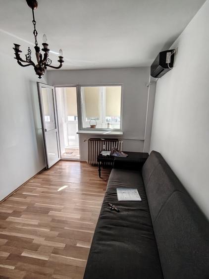 Apartament cu 2 camere semidecomandat în Dristor