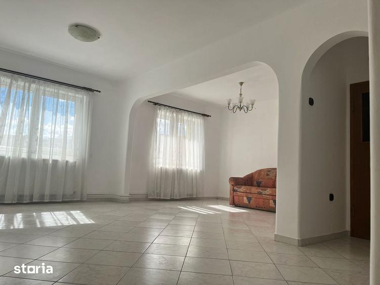 Apartament cu 4 camere în Central