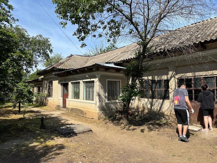 Casă cu 5 camere cu Teren 722 Mp în Țigănești