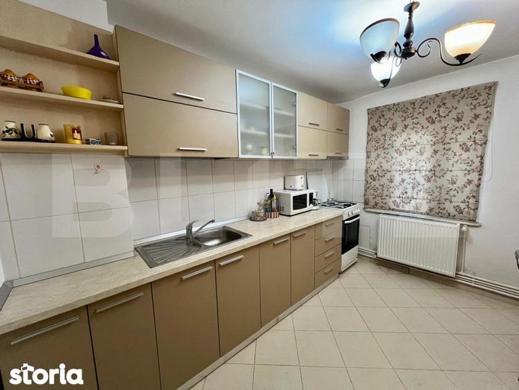 Apartament cu 3 camere decomandat, mobilat în Central