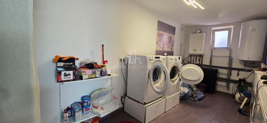 Casă individuală cu 7 camere cu Canalizare în Hetiur