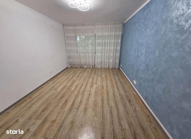 Apartament cu 4 camere decomandat în Doamna Ghica