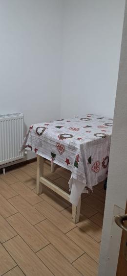 cet-școala 40 2 camere,etaj 1 - 7