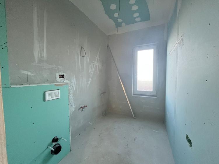 Apartament cu 3 camere decomandat în Torontalului