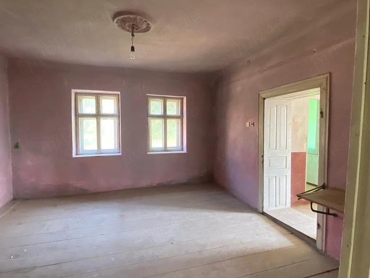 Casă cu 3 camere cu Teren 2350 Mp în Viștea
