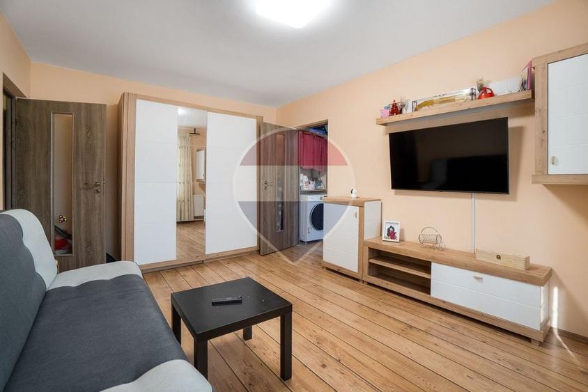 Apartament cu 3 camere semidecomandat, mobilat în Astra