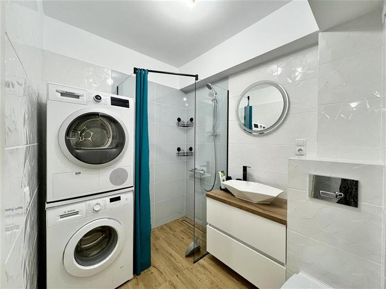 Apartament cu 3 camere nedecomandat în Turnișor
