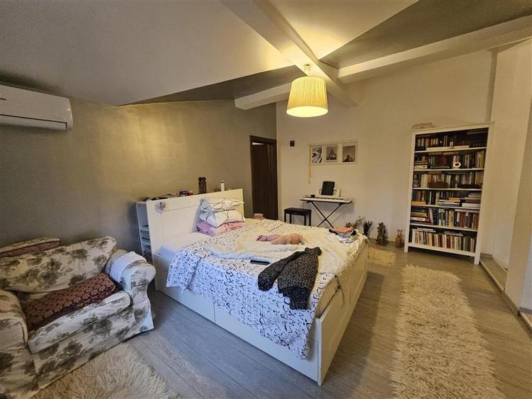 Casă individuală cu 5 camere cu Canalizare în Nerva Traian
