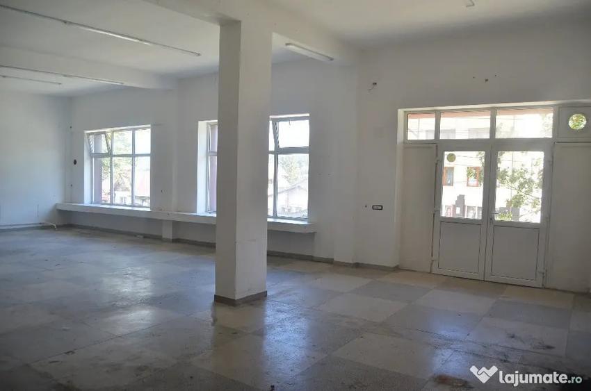 Spațiu comercial, de 250 mp, în Central