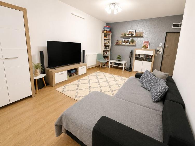 Apartament cu 2 camere semidecomandat în Barieră