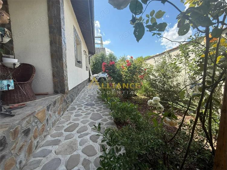 Casă cu 4 camere cu Teren 578 Mp în Central