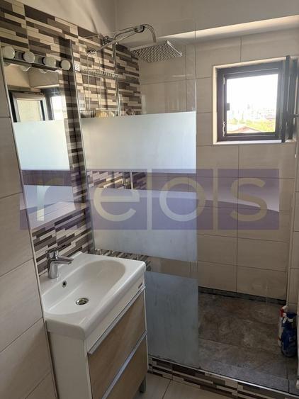 Apartament cu 3 camere, mobilat în Tineretului