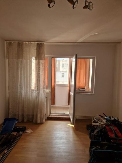 Apartament cu 2 camere semidecomandat în Exterior Vest