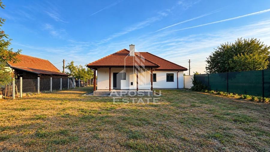 Casă individuală cu 4 camere cu Teren 1508 Mp în Berini