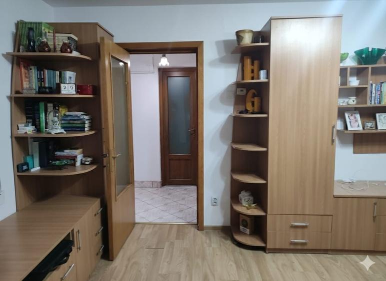 Apartament cu 2 camere decomandat în Central