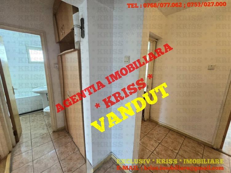 Apartament cu 3 camere decomandat în Găvana