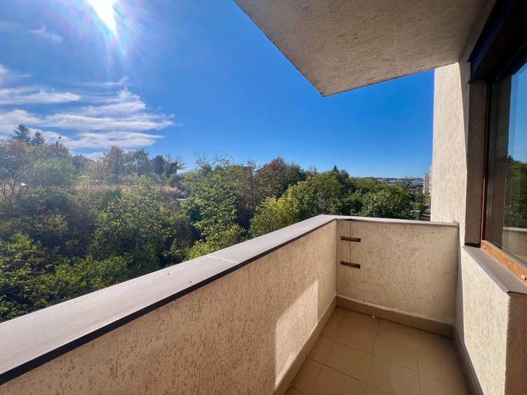 Apartament cu 3 camere semidecomandat, mobilat în Mărăști